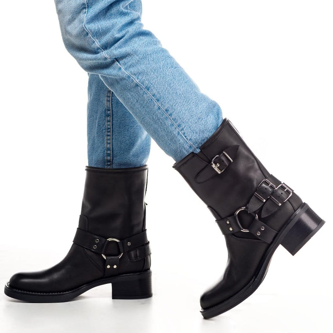 DAKOTA - Stivaletto tubolare mood Biker Anfibio in Pelle Nera con Fondo in Gomma e Fibbie