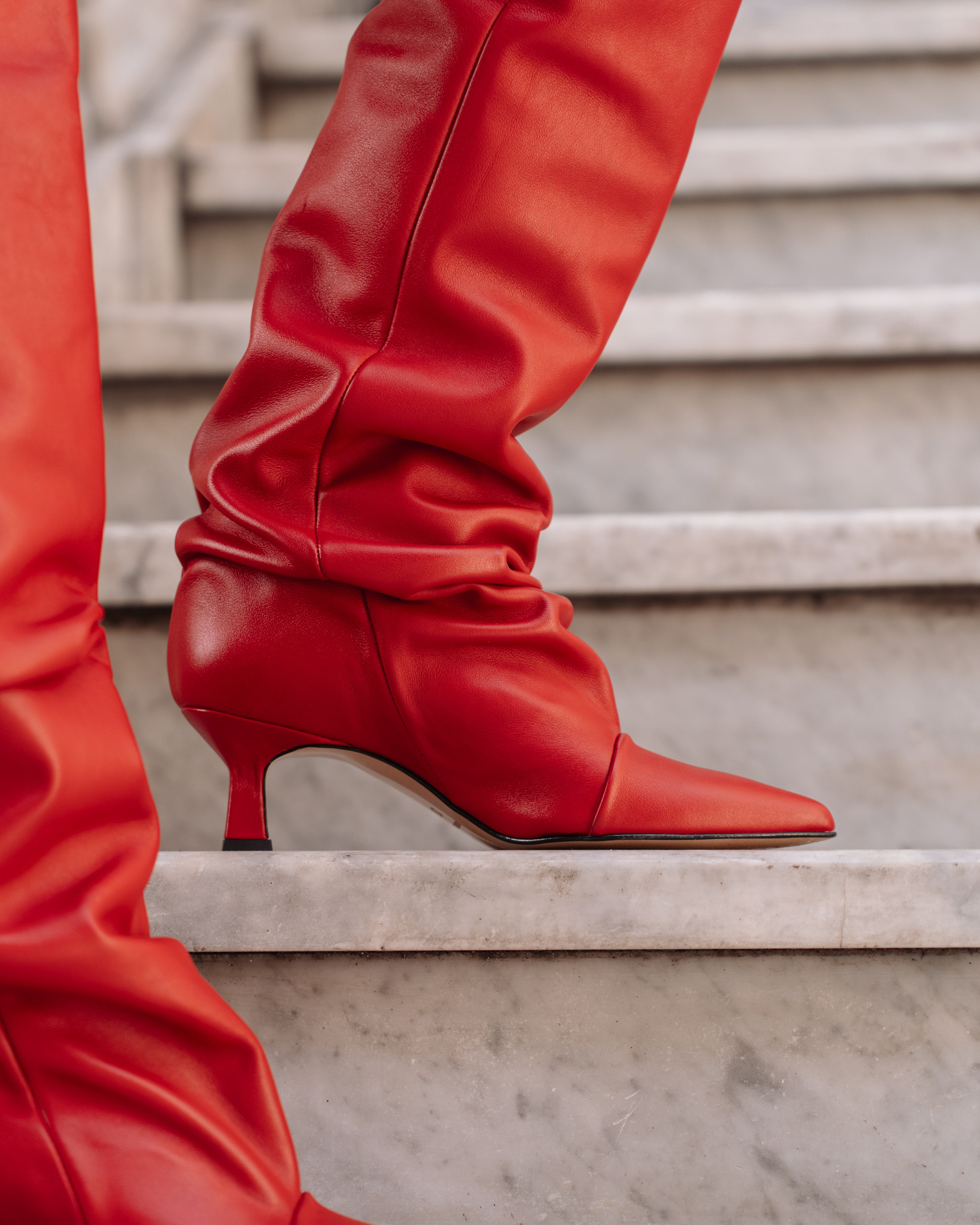 JENNIFER - Stivale tubolare alto al ginocchio in Vera Pelle Rossa effetto drappeggiato Tacco 5 Cm
