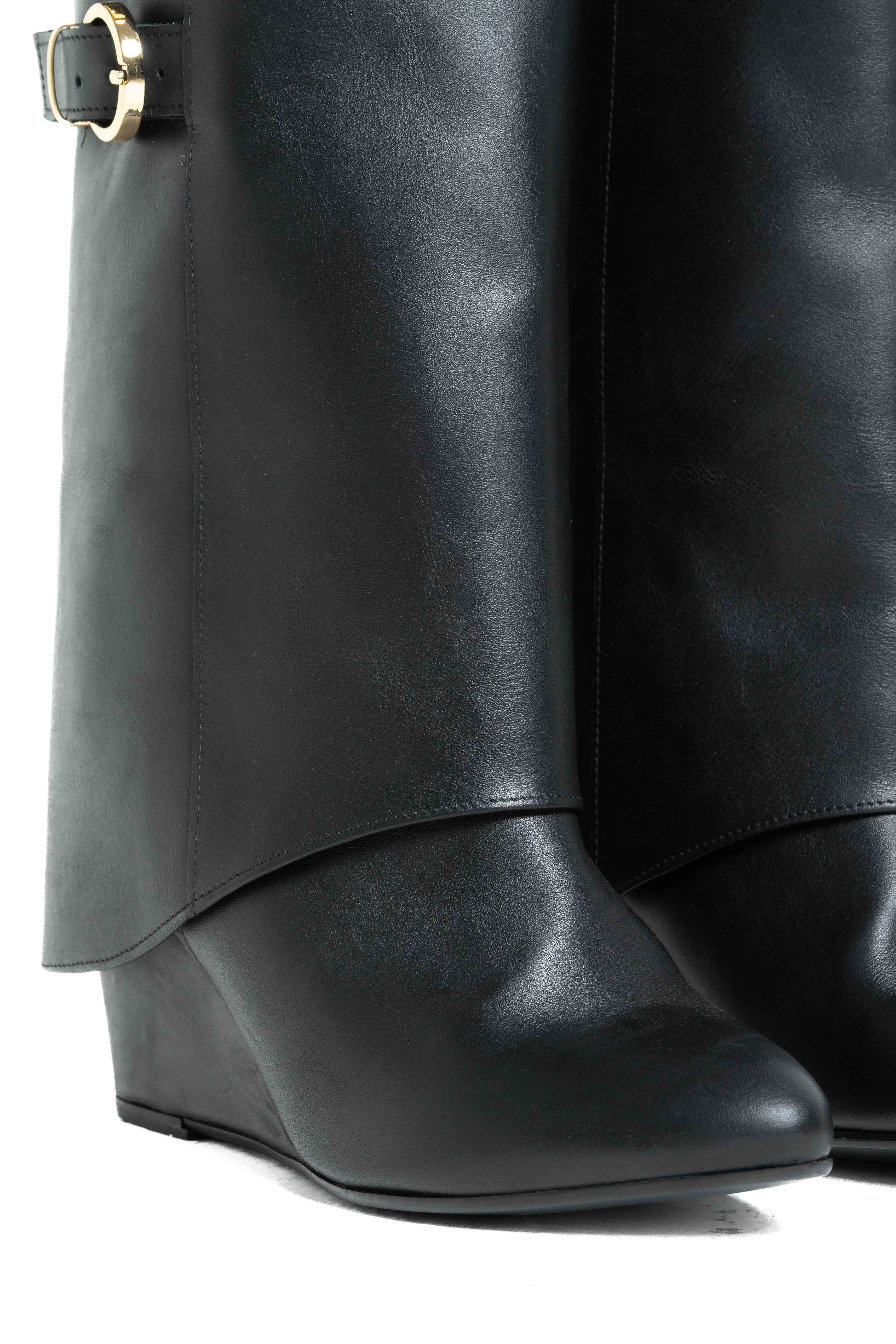 GV20 - Genuine Leather tubular boot with accessory and 7 Cm heel / wedge