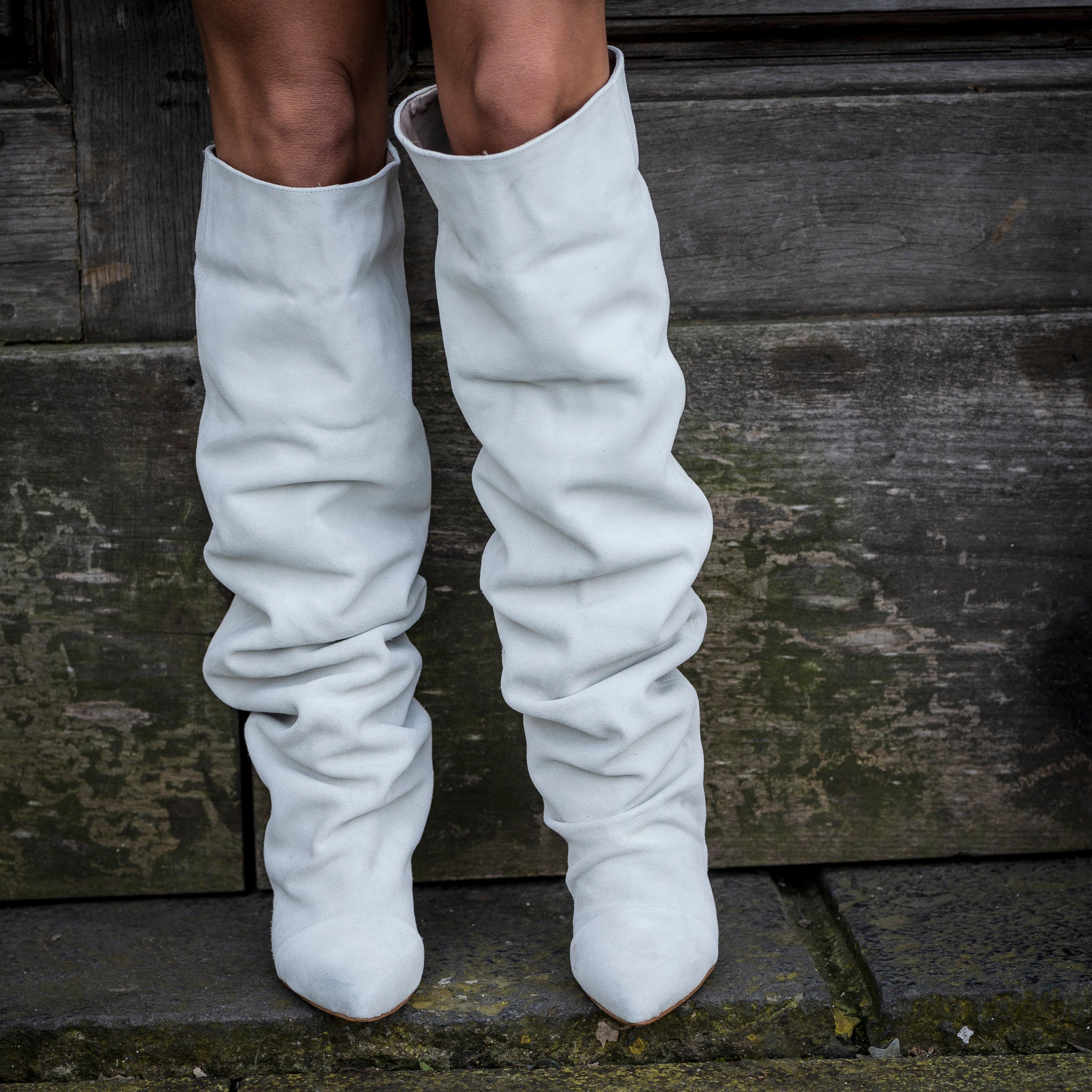 JENNIFER - Stivale tubolare alto al ginocchio in Vero Camoscio Ghiaccio effetto drappeggiato