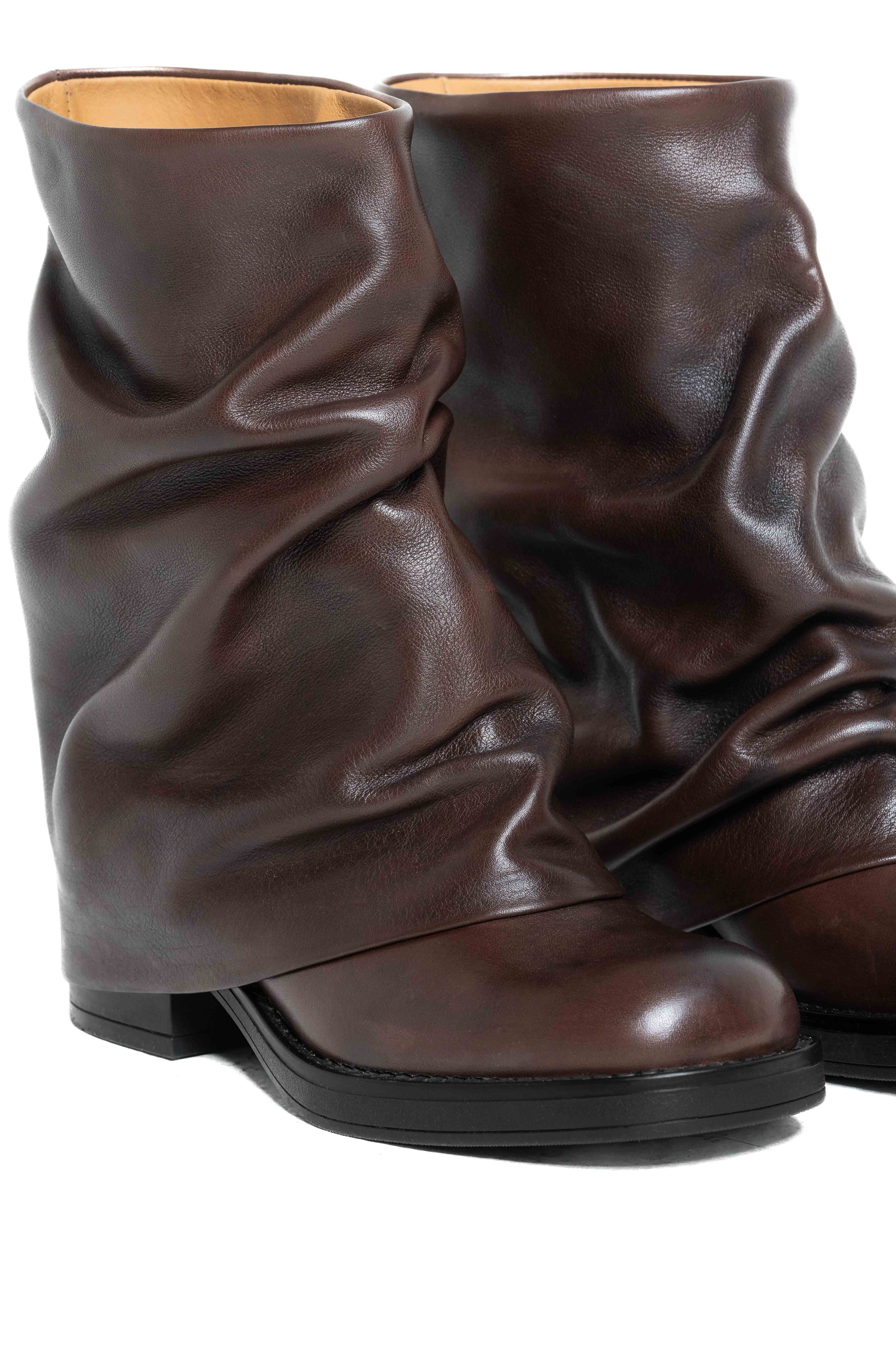 V7 - Bota tubular mood Biker Amphibian en auténtica piel negra con suela de goma y hebillas