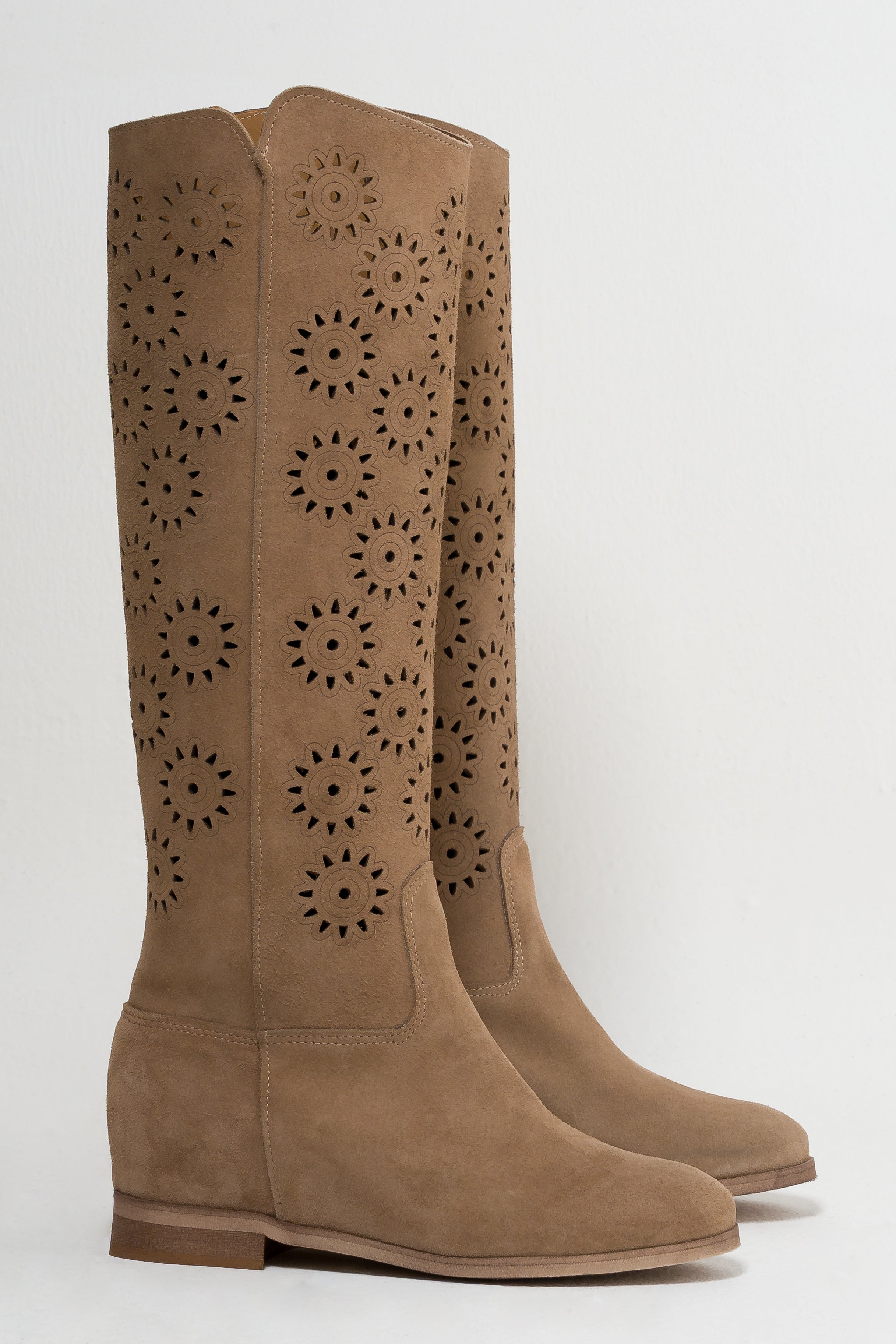 R40_SUN - Tubular boot in real suede and perforated leather with internal lift