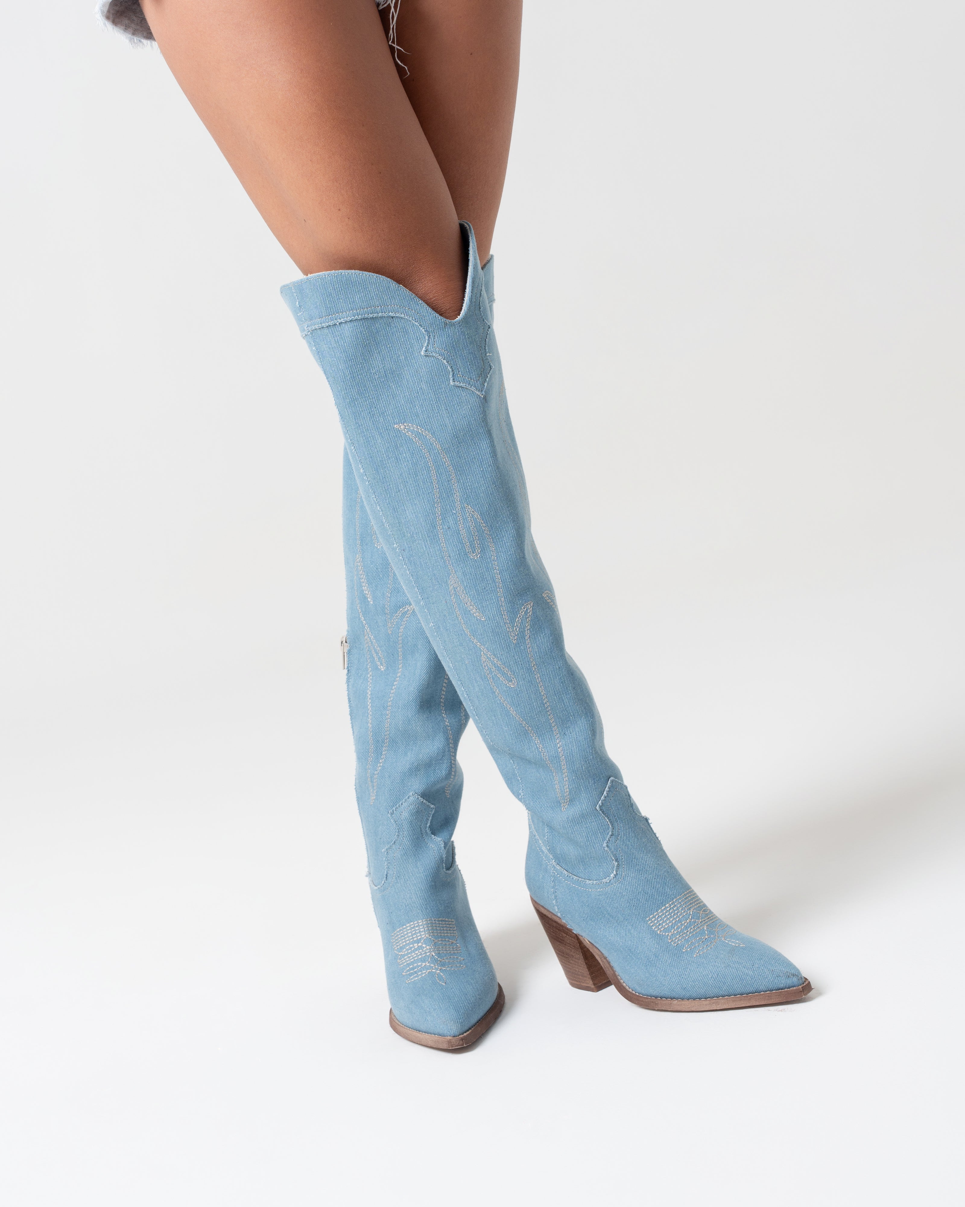 SOUND_TOP_FLAME - Stivale tubolare Camperos sopra al ginocchio in Tessuto Denim Light Blue con Ricami e Tacco 7 Cm