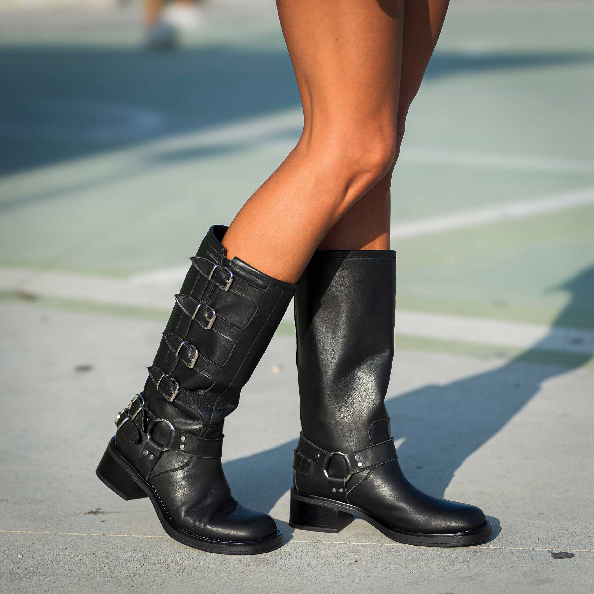V7 - Stivale tubolare mood Biker Anfibio in Vera Pelle Nera con Fondo in Gomma e Fibbie