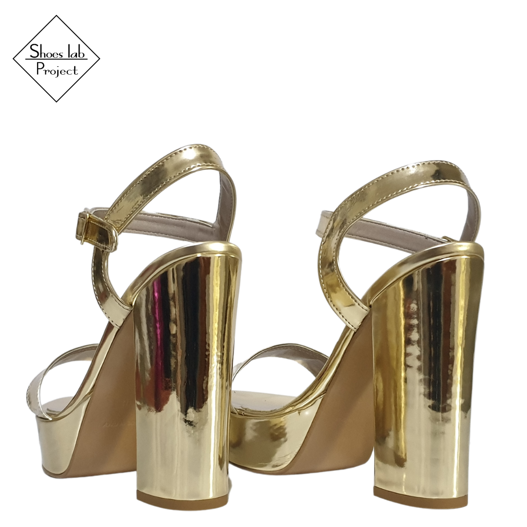 ATHENA240 - Sandalo in Vinile Dorato Specchiato con Plateau e Tacco