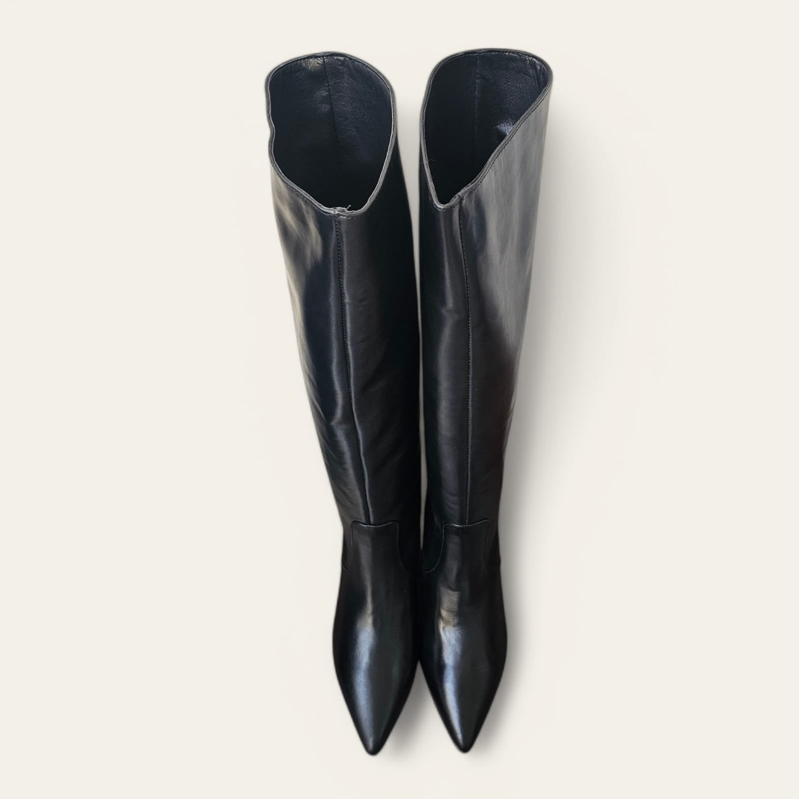 195 - Black Genuine Leather Tubular Boot - 5cm Heel