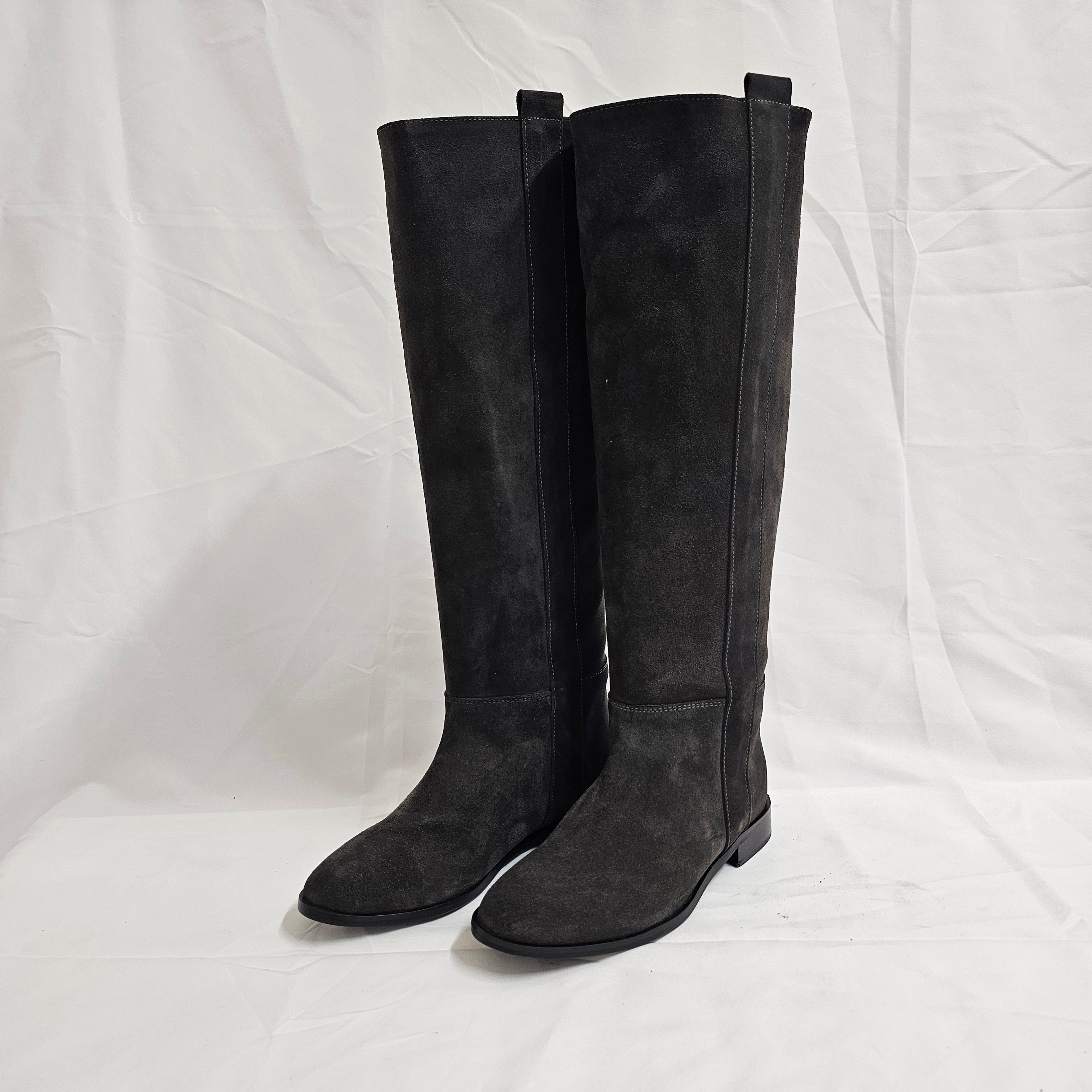 1130 - Black genuine leather tubular boot with side stripe