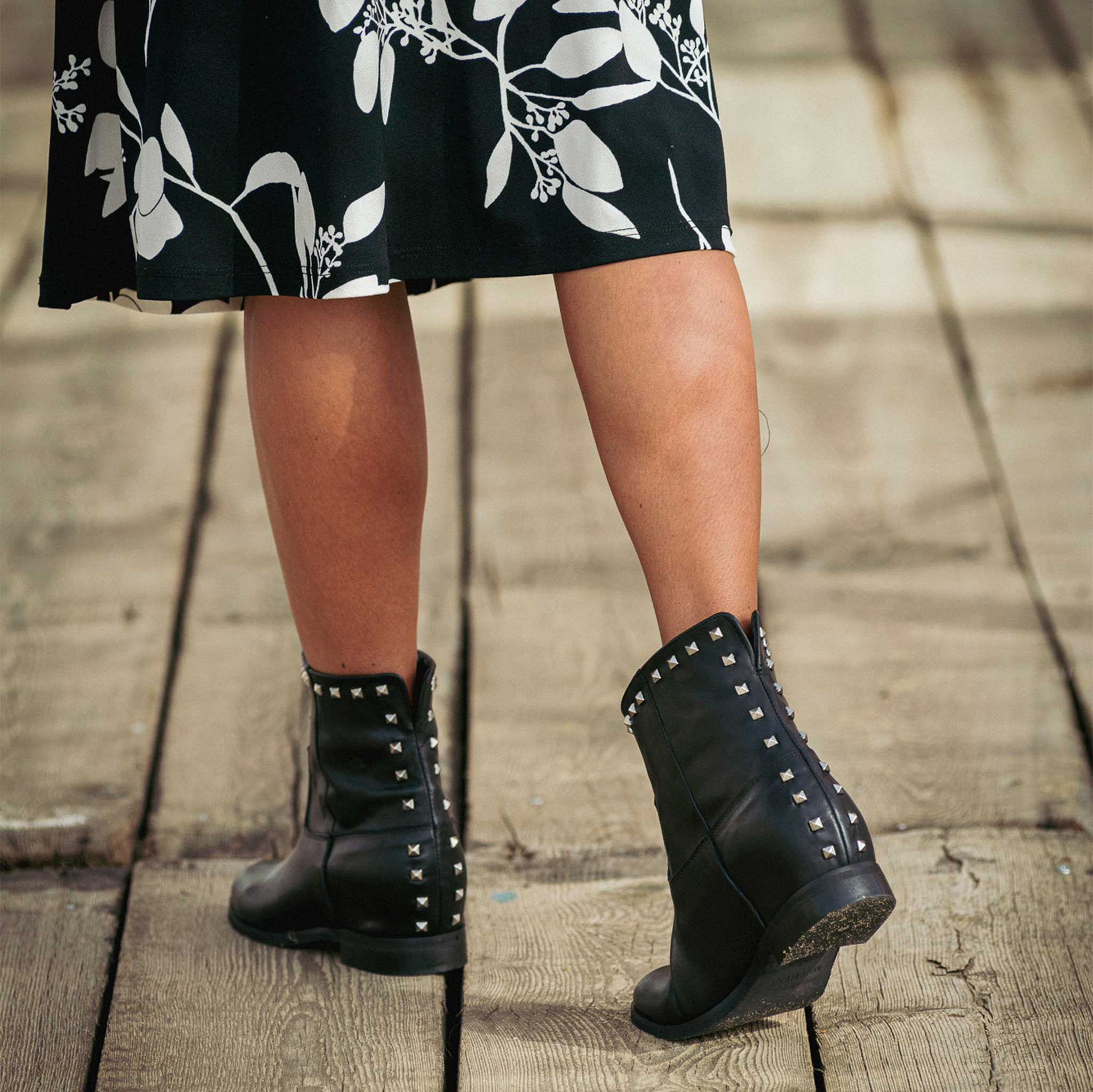 CHOO LOW - Genuine Leather Tubular Ankle Boot with Nickel Studs and Internal Raising