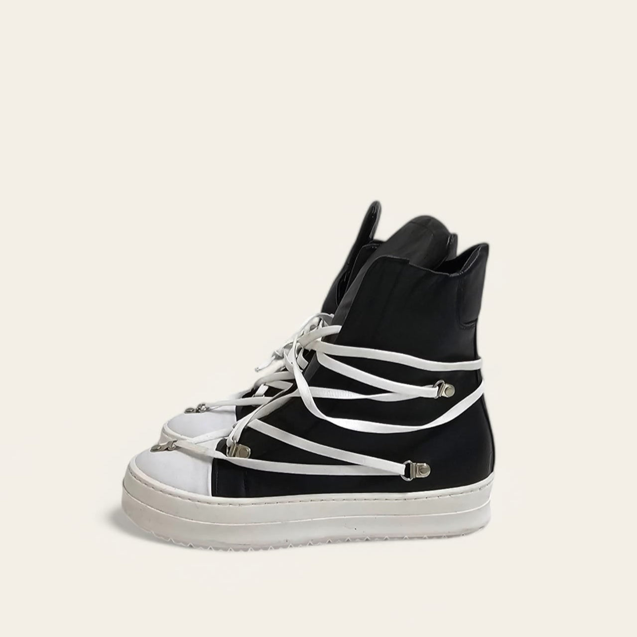 CRAZY_LACES - Genuine Leather Sneakers with Rubber Sole and Braided Laces