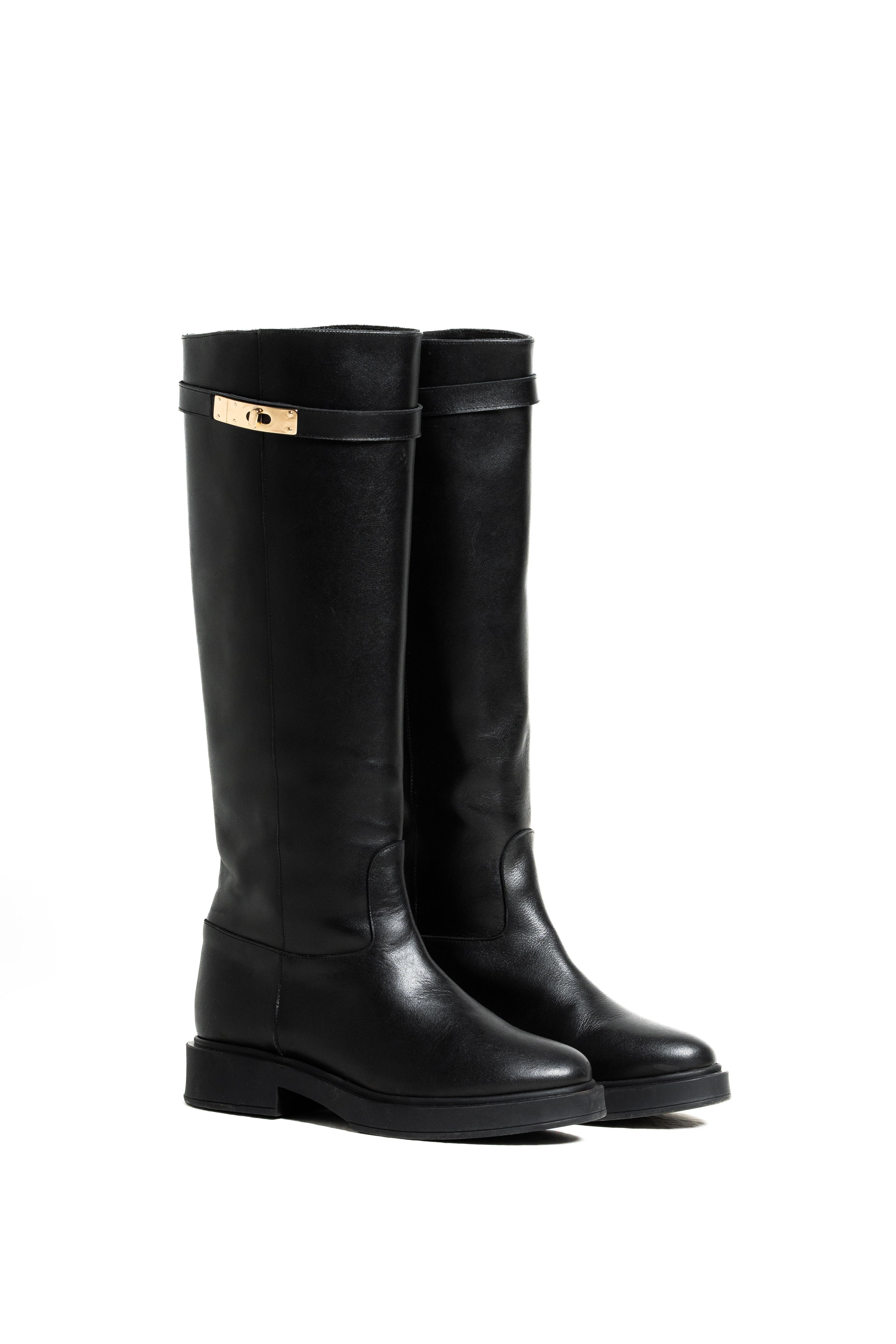 MEDEA - Stivale tubolare in Vera Pelle Nera con cinturino e accessorio dorato - Fondo in Gomma