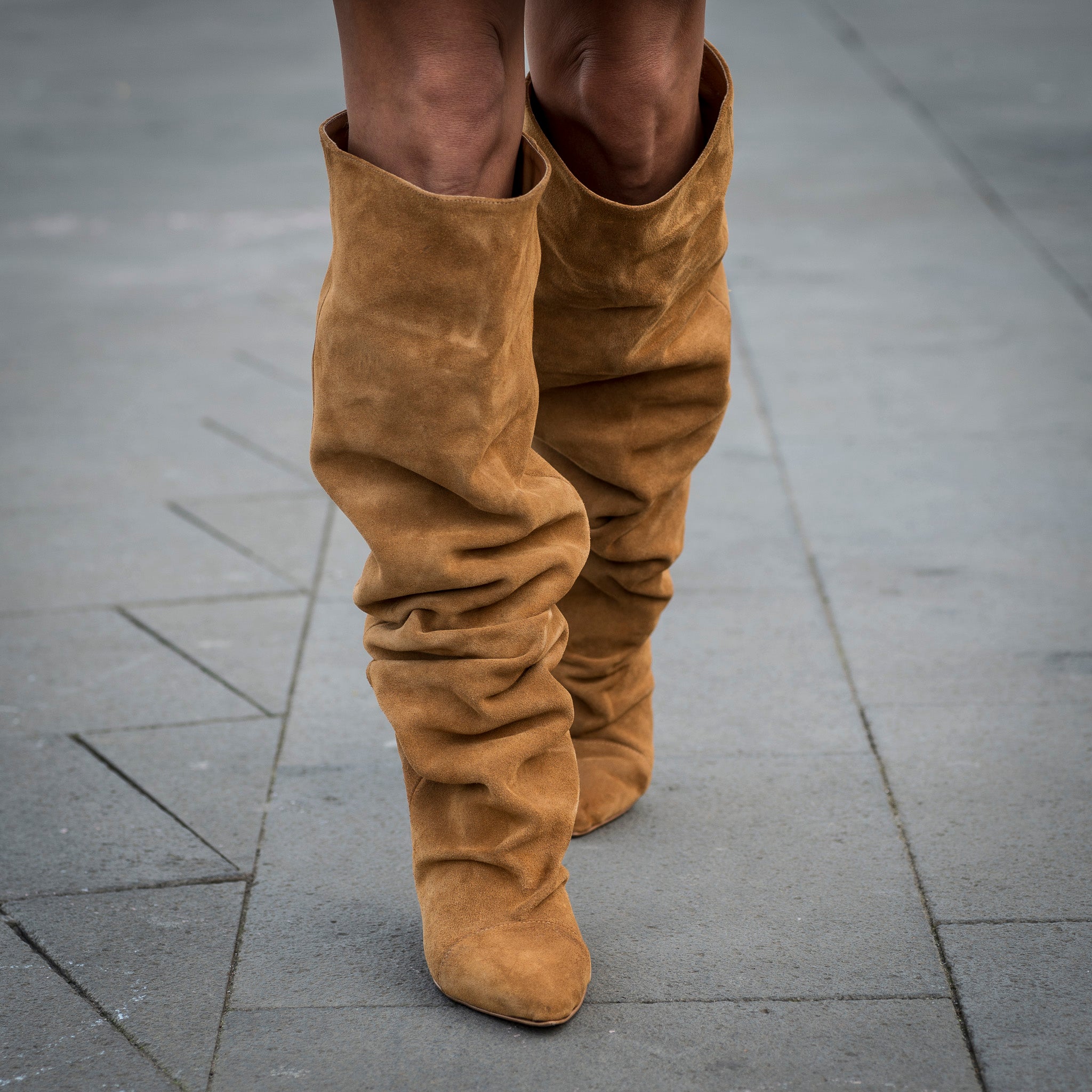 JENNIFER - Knee high tubular boot in real suede leather with draped effect