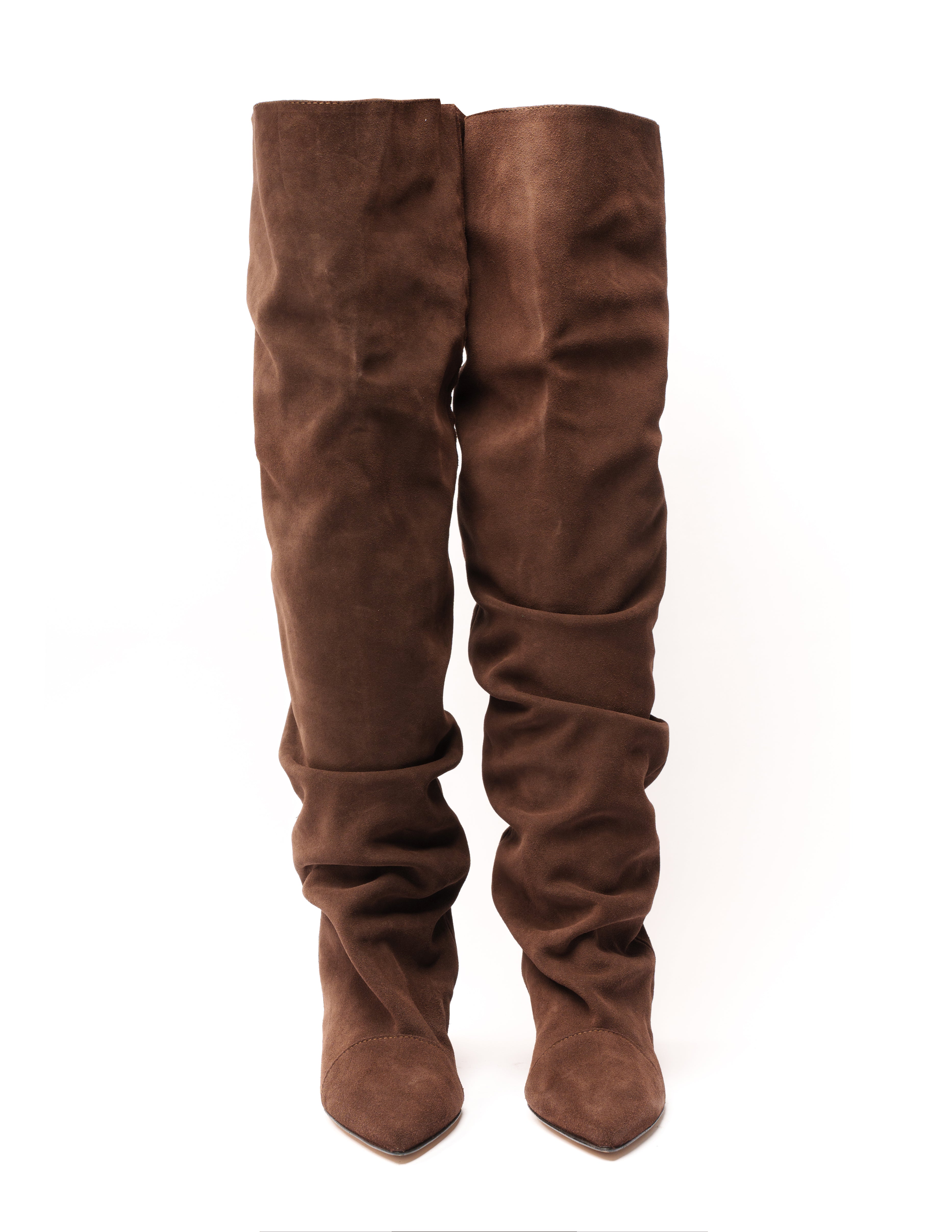 JENNIFER - Knee-high tubular boot in real Chocolate suede with draped effect. 5 cm heel.