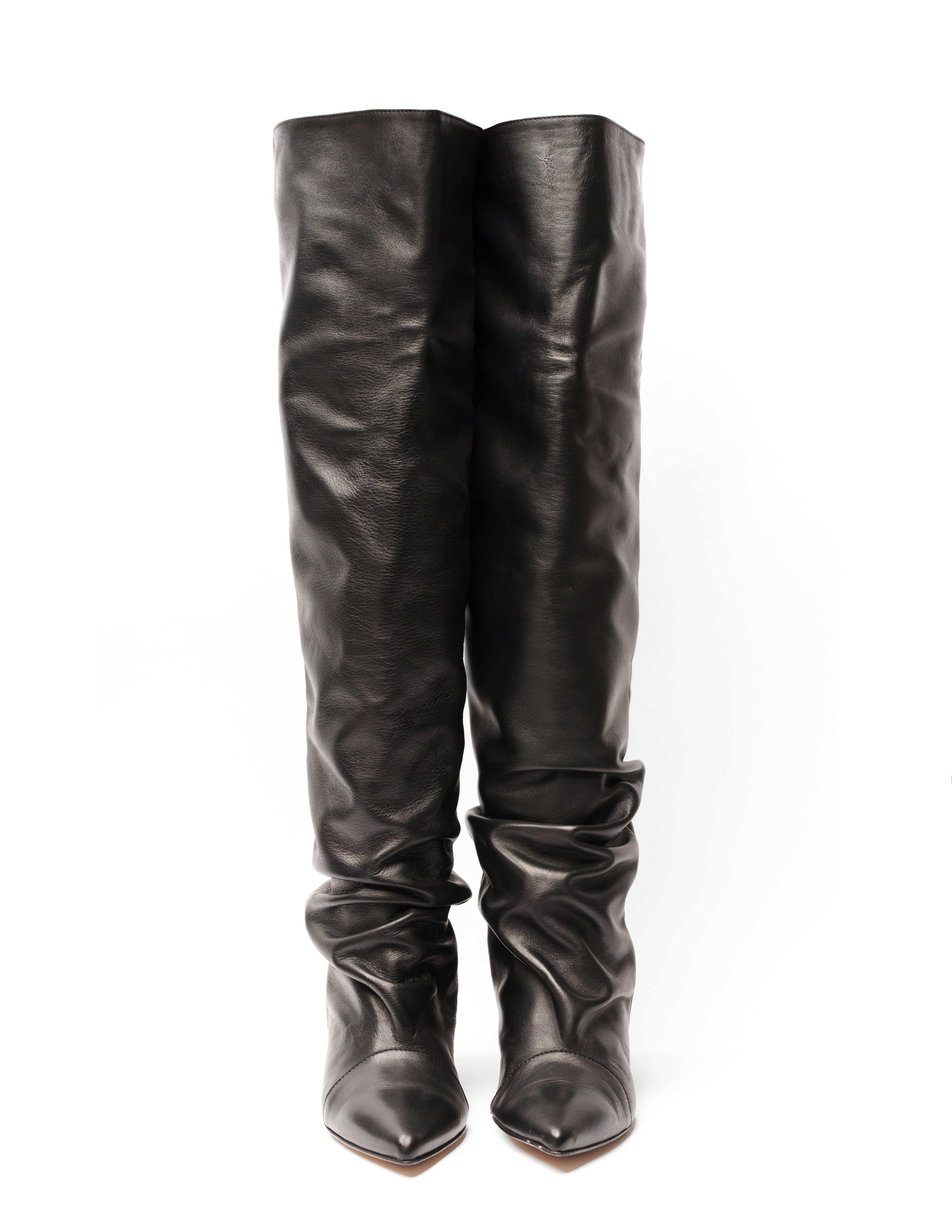 JENNIFER - High knee tubular boot in black genuine leather with draped effect. 5 cm heel.