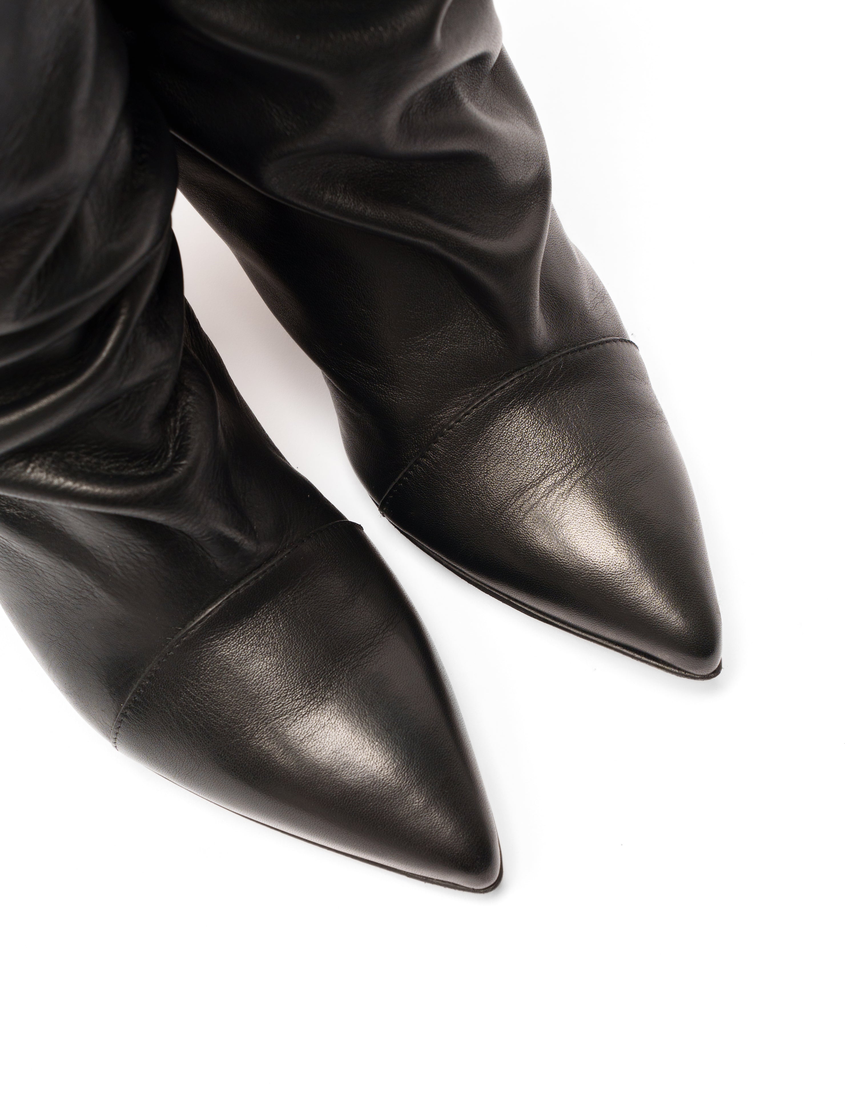 JENNIFER - High knee tubular boot in black genuine leather with draped effect. 5 cm heel.