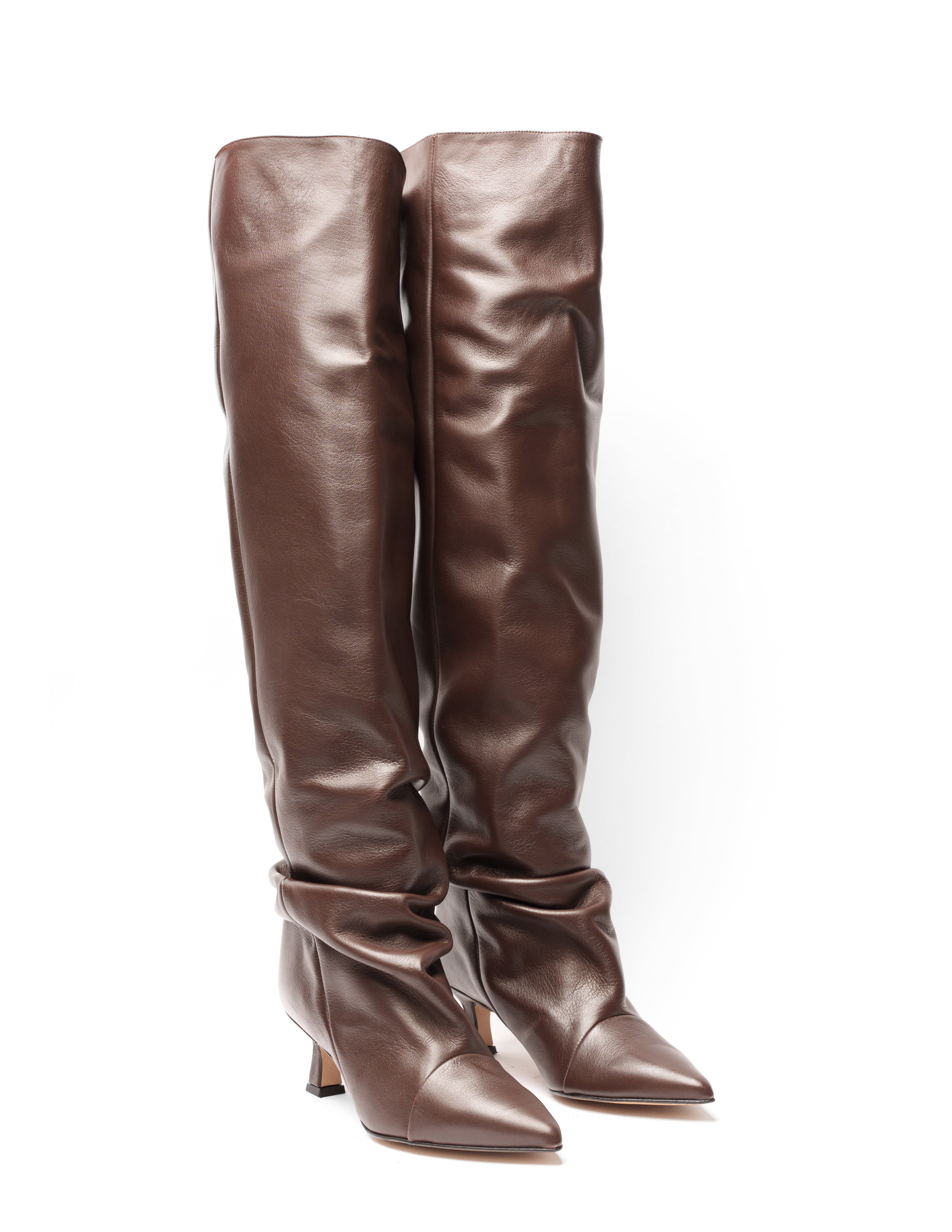 JENNIFER - Knee-high tubular boot in genuine Chocolate leather with draped effect. 5 cm heel.