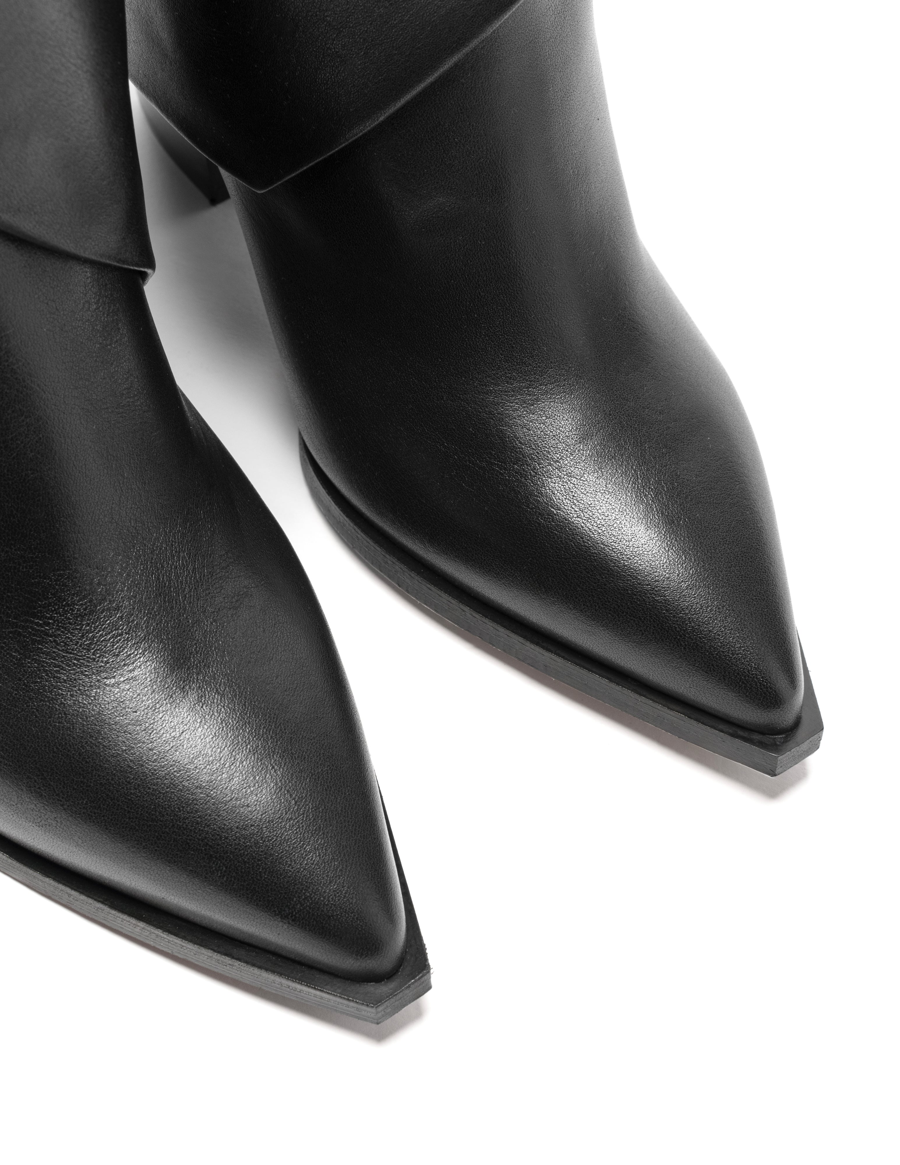 KATHERINE - Camperos mood tubular boot below the knee in genuine black leather with asymmetric cut and 7 cm heel