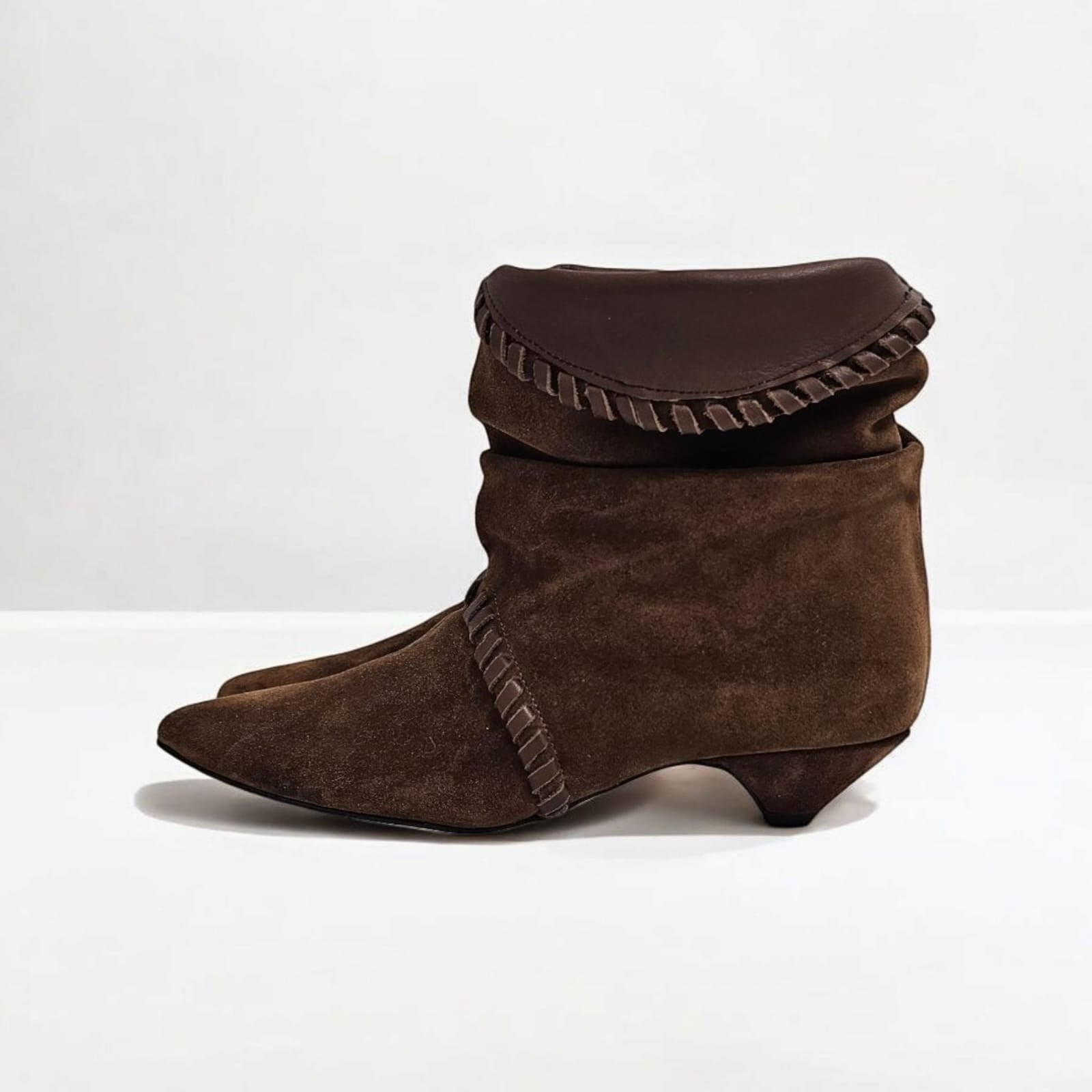 GIVI_FRANGE - Tubular ankle boot in real suede with fringes - 9 cm heel