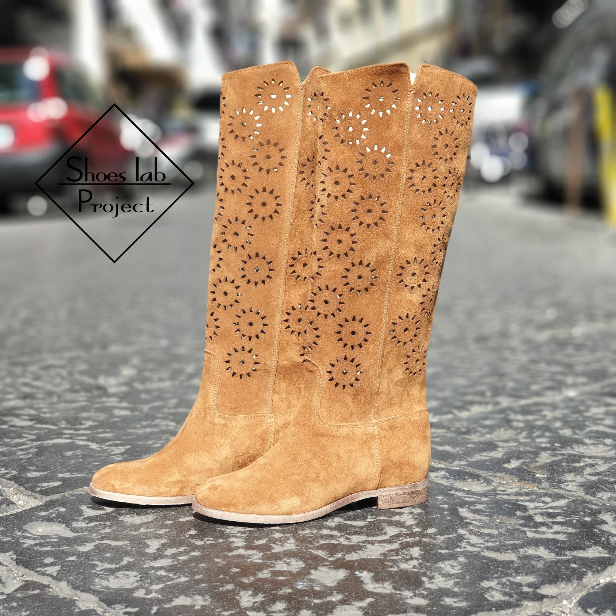 R40_SUN - Tubular boot in real suede and perforated leather with internal lift