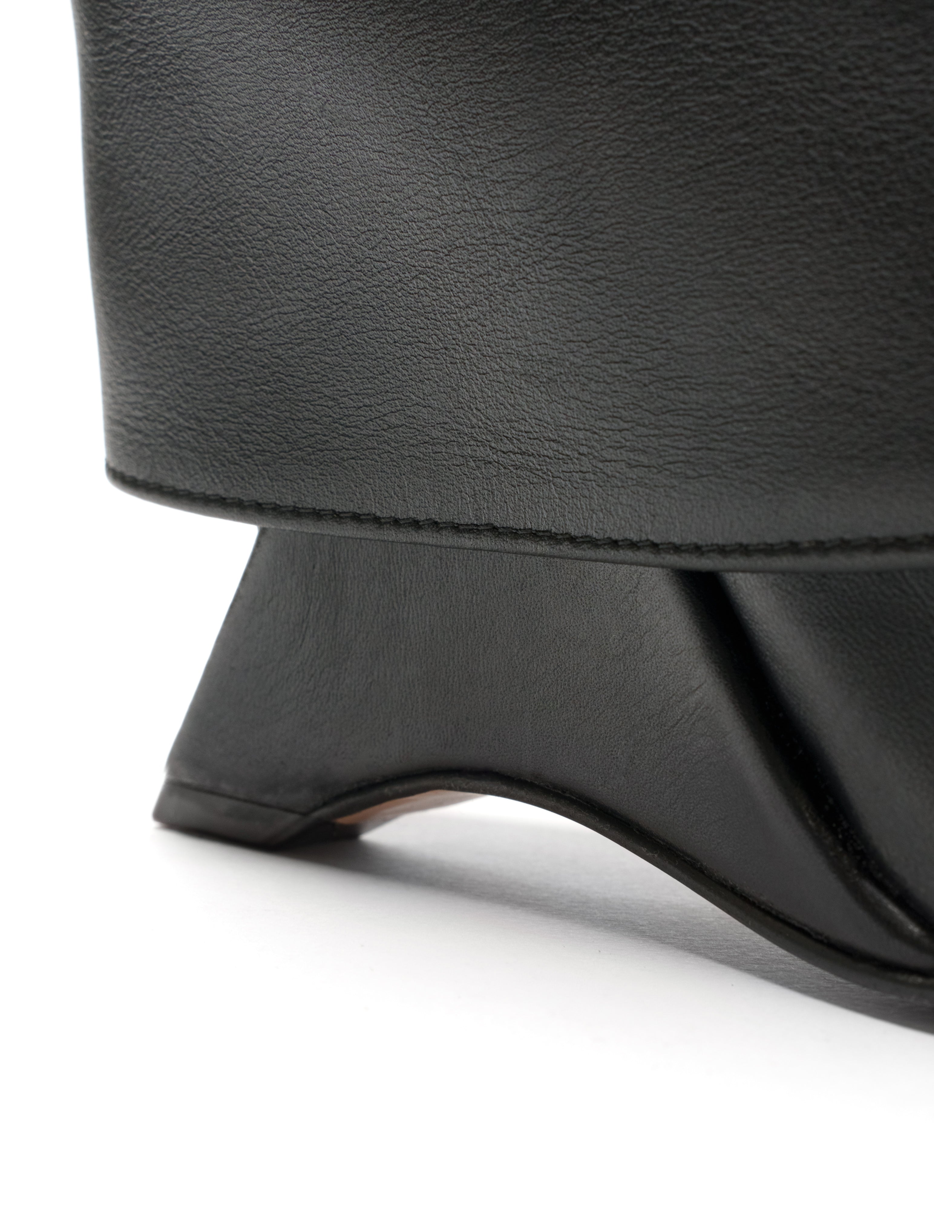 ROOFTOP - Tubular boot in genuine leather with asymmetrical wedge