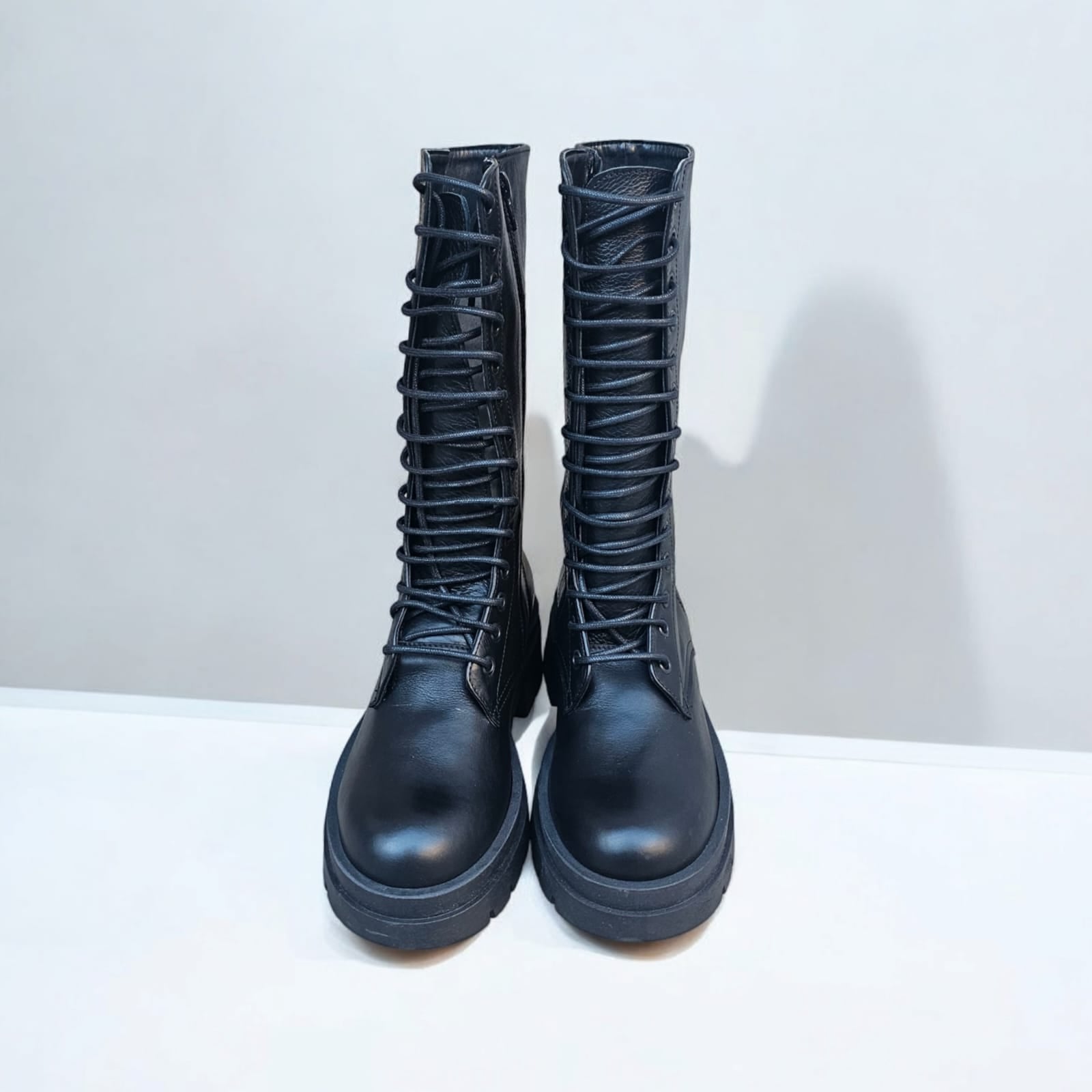 RUBBER - Bota con Cordones en Piel Genuina con Cremallera - Suela de Goma