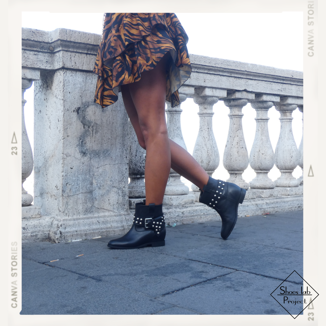 R25 BELT - Genuine Leather tubular ankle boot with studded strap and internal rise